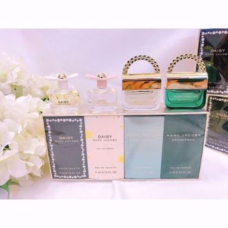 Hình ảnh củaBộ 4 chai nước hoa Marc Jacobs