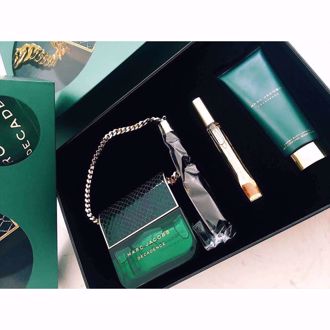 Bộ nước hoa, dưỡng thể Marc Jacobs Decadence 100ml